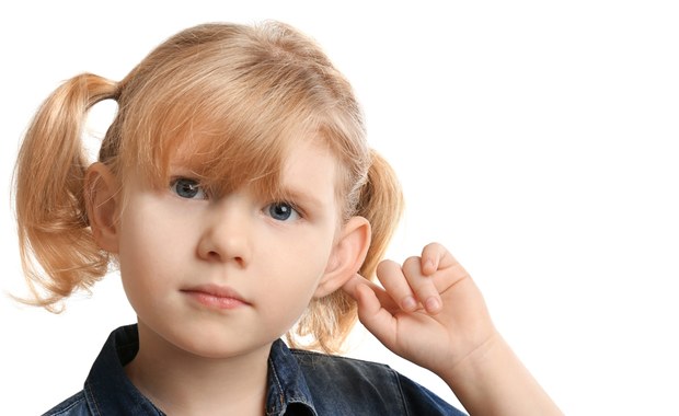 Niedosłuch u dzieci - niepokojące sygnały, przyczyny, leczenie