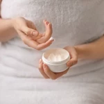Niedrogie hity z apteki, które odmienią twoją pielęgnację i zawsze warto mieć pod ręką