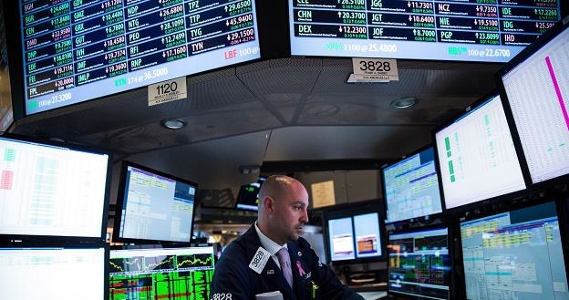 Nieduże zmiany na Wall Street, w centrum uwagi wciąż Grecja /AFP