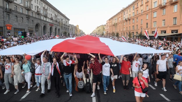 Niedzielne protesty na Białorusi /YAUHEN YERCHAK /PAP/EPA