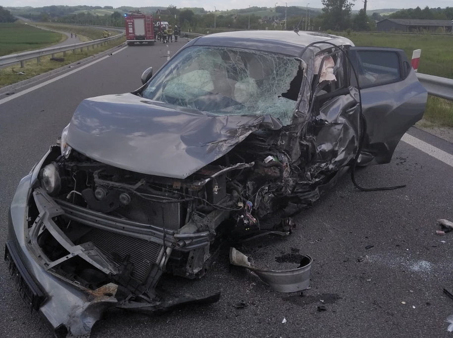 Niedzielny wypadek na obwodnicy Czudca /KP PSP Strzyżów /PAP/EPA