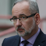 Niedzielski: Czwarta fala jest inna. Musimy wrócić do maseczek