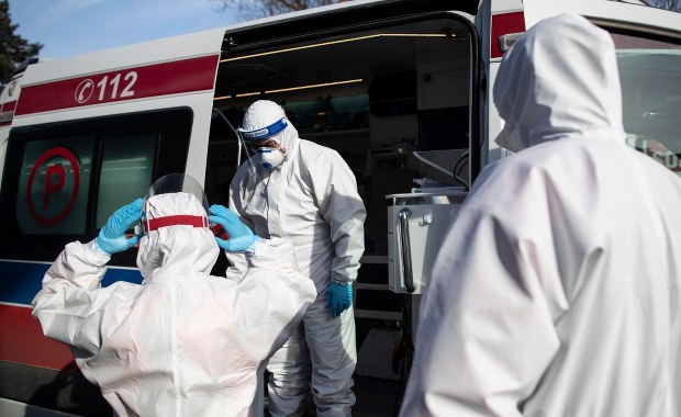 Niedzielski o Śląsku: Przygotowujemy plan relokacji pacjentów z wykorzystaniem transportu lotniczego