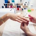 Niegdyś popularny manicure wraca na salony. Uwielbiane migdałki mają konkurencję