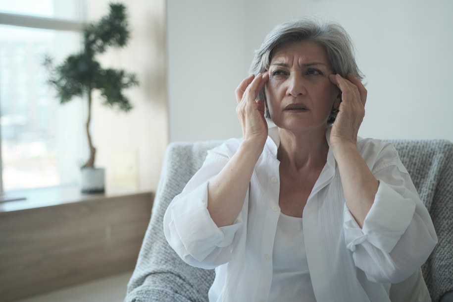 Niektóre objawy tzw. długiego Covidu mogą wynikać z obecności w mózgu tego samego białka, które towarzyszy chorobie Alzheimera /Shutterstock