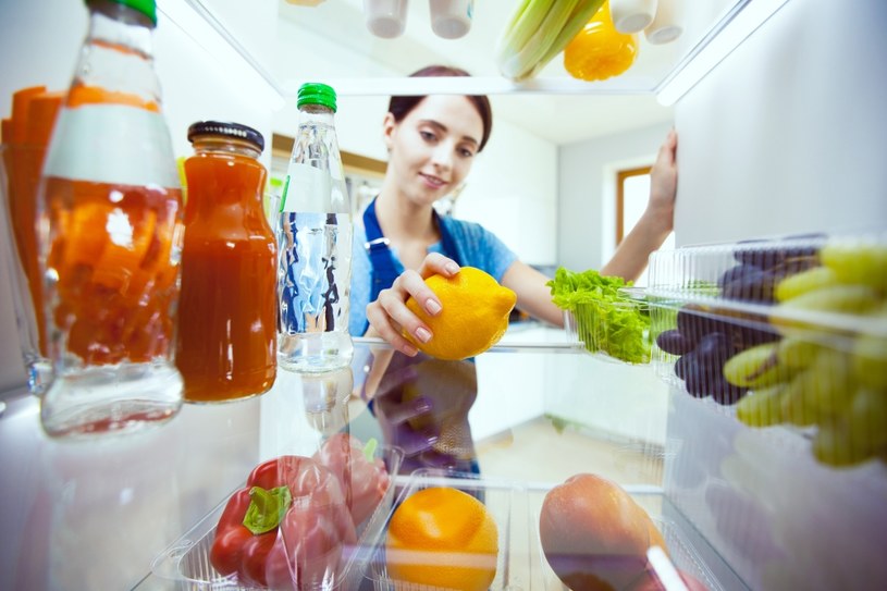 Niektóre owoce i warzywa jak np. cytrusy, tracą w lodówce swój aromat. /Pixel
