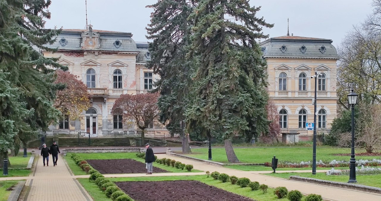 Niektórym osobom przysługują pokoje jednoosobowe podczas pobytu w sanatorium na NFZ. /Andrzej Zbraniecki/East News /East News