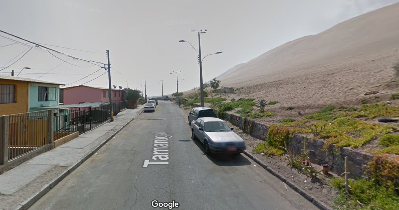 Niektórzy mieszkańcy mają wydmę dosłownie po drugiej stronie ulicy /Google Street View /domena publiczna
