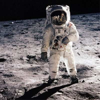 Niektórzy zaczynają mieć wątpliwości, czy lądowanie na Księżycu rzeczywiście się odbyło /AFP