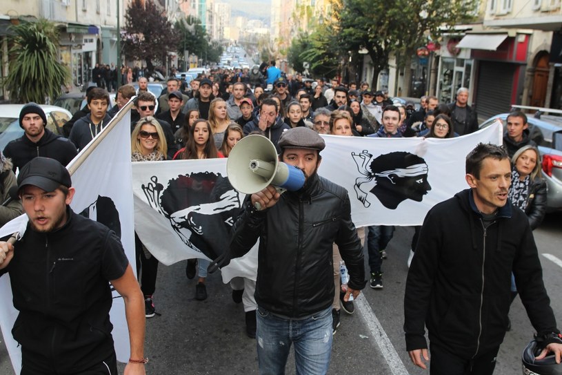 Nielegalna demonstracja na Korsyce /AFP