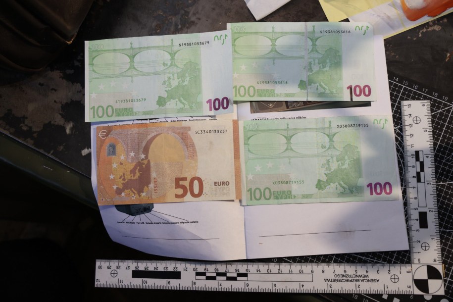 Nielegalna drukarnia banknotów na Mazowszu zlikwidowana przez ABW /Jacek Dobrzyński / X /