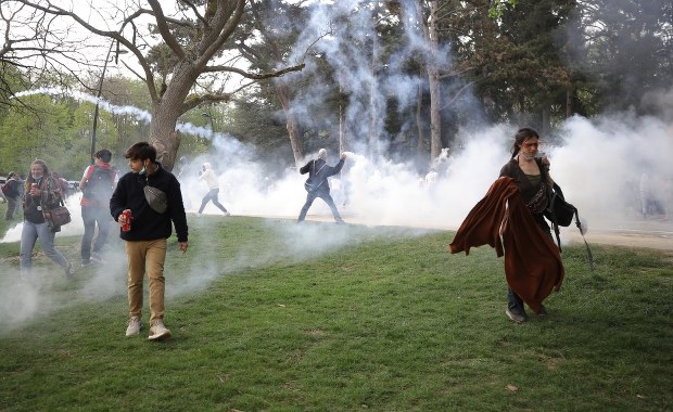 Nielegalna impreza w parku pod Brukselą. 132 osoby zatrzymane