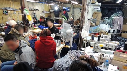 Nielegalna szwalnia w Wólce Kosowskiej. W niewolniczych warunkach pracowali tam Wietnamczycy 