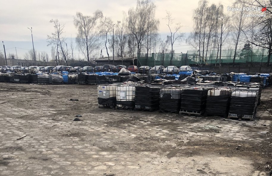 Nielegalne składowisko niebezpiecznych odpadów /Śląska policja /Materiały prasowe