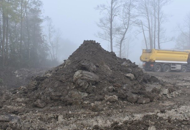 Nielegalne składowisko /Policja