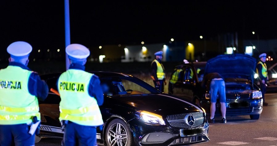 Nielegalne wyścigi to problem dużych polskich miast /Policja /Policja