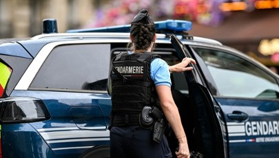 Nieletnia ofiarą zbiorowego gwałtu. Jedenaście osób zatrzymanych pod Paryżem