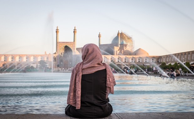 Nieletnia żona, ofiara przemocy, czekająca na śmierć. ONZ walczy o życie 25-latki