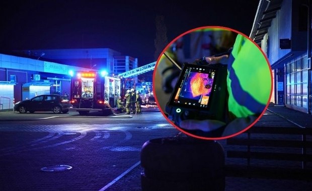 Niemal 100 strażaków w akcji. Potężny pożar w Poznaniu opanowany