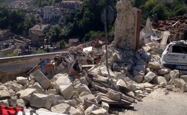 Niemal 160 osób nie żyje, ponad 400 rannych. Po trzęsieniu ziemi we Włoszech trwa odgruzowywanie