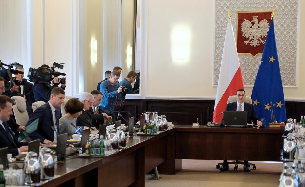 Niemal co czwarty poseł PiS jest ministrem, to połowa całego rządu