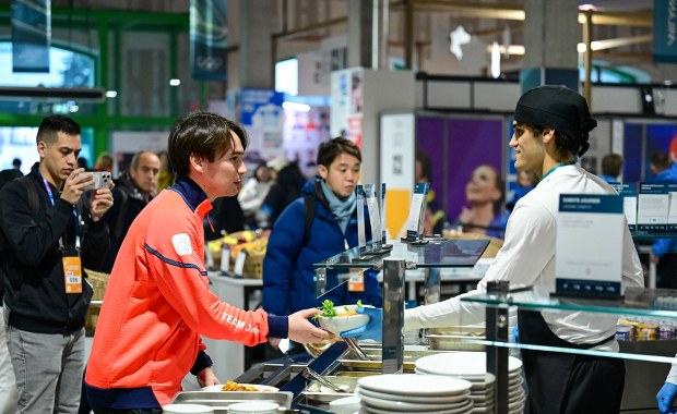 Niemal pół tony makaronu dziennie. Sprawdź, co jedzą olimpijczycy