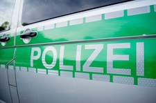 Niemcy: 74-latka przewoziła w bagażu szkielet męża