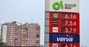 Niemcy będą tankować w Polsce? Minister o turystyce paliwowej