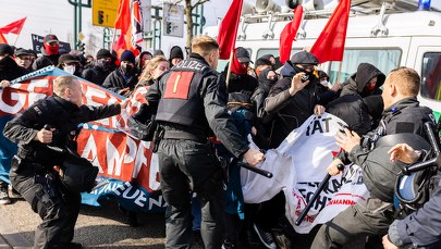 Niemcy. Bijatyka w związku ze zjazdem AfD. Rannych ponad 50 policjantów 
