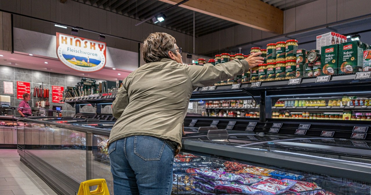 Niemcy coraz chętniej sięgają po tzw. marki własne. Na zdjęciu supermarket Nissen należący do sieci handlowej Edeka, jednej z największych na niemieckim rynku /Eryk Stawinski /Reporter