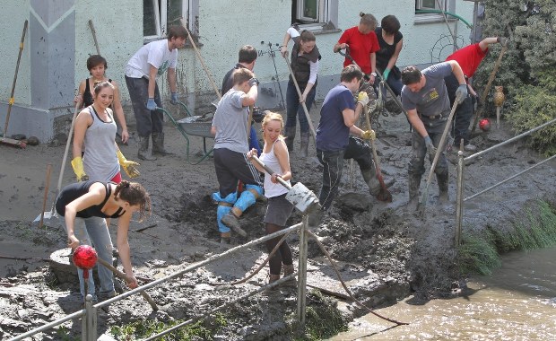 Niemcy: Ewakuacja 10 tys. osób w Bitterfeld, Halle przygotowuje worki z piaskiem