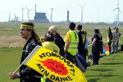 Niemcy: Ludzki łańcuch przeciwko elektrowniom jądrowym