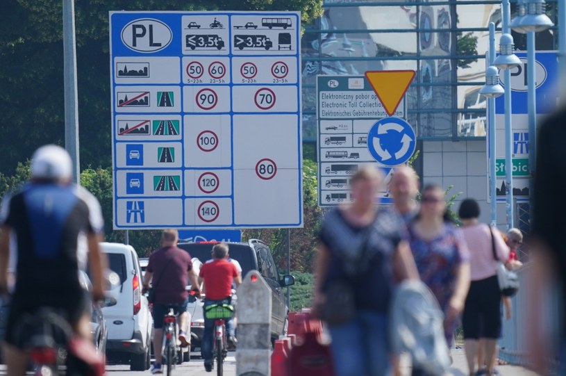 Niemcy nie przywrócą kontroli na granicy z Polską. Jadąc na wschód potrzebujemy ubezpieczenia granicznego /Getty Images