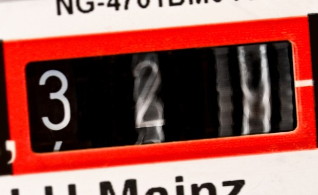 Niemcy oszczędzają: Zimna woda w kranach, zabytki bez iluminacji