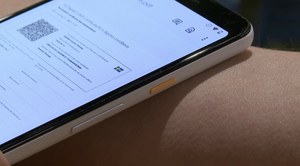 Niemcy: Paszporty covidowe masowo fałszowane. Do 350 euro za jeden