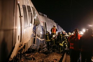 Niemcy: Pociąg osobowy uległ wypadkowi nie mając zgody na jazdę