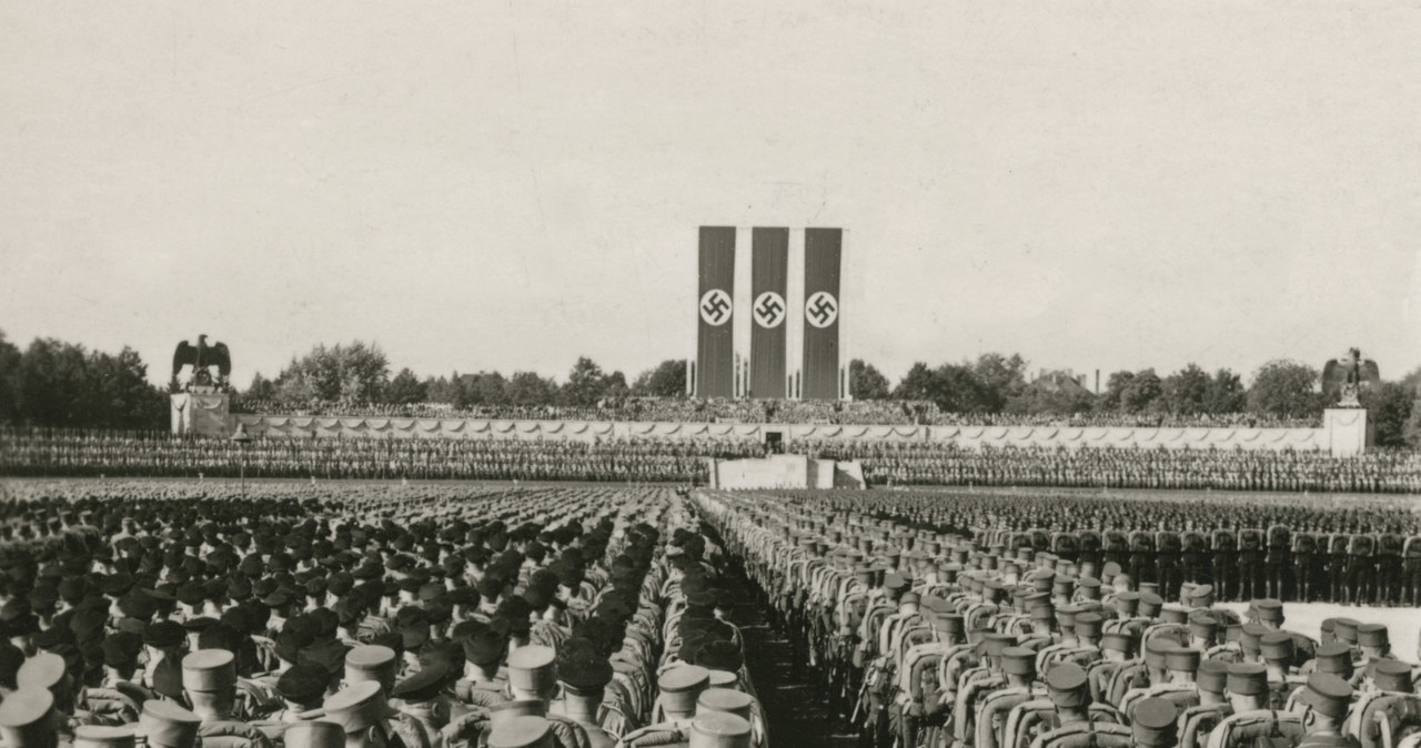 Niemcy również próbują poradzić sobie z kłopotliwym dziedzictwem. Na zdj. teren zjazdów w Norymberdze, 1936 rok /adoc-photos/Corbis via Getty Images /Getty Images