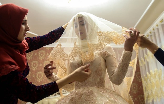 Niemcy: Rząd przyjął projekt ustawy zakazującej małżeństwa nieletnich /Valery Sharifulin /PAP/EPA