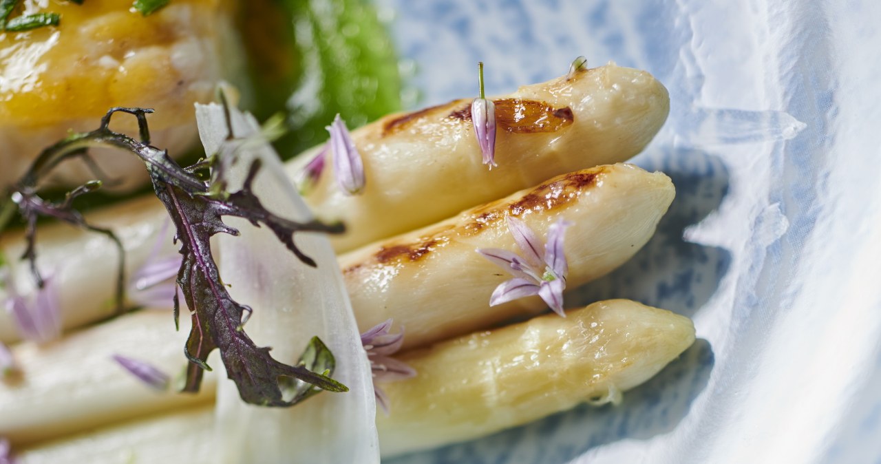 Niemcy słyną ze szczególnego podobania do szparagów / GNTB/Jens Wegener /materiały promocyjne