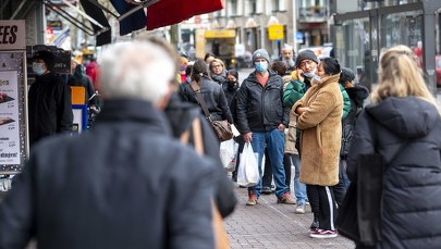 Niemcy szykują się do lockdownu. "Nowy wariant" koronawirusa w Wielkiej Brytanii [RELACJA]  