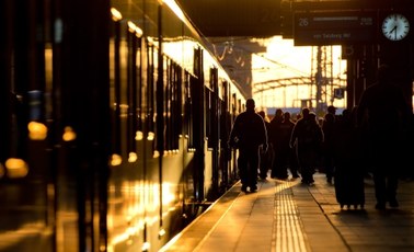 Niemcy w ciągu weekendu przyjęły 20 tys. uchodźców. "Zbliżamy się do granicy"