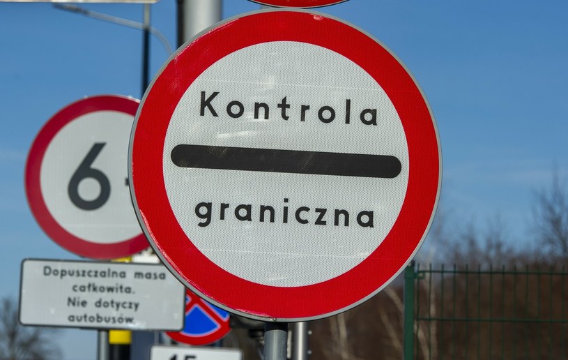 Niemcy wydłużają kontrole na granicy z Polską, Czechami i Szwajcarią. /Stanislaw Bielski/REPORTER /East News