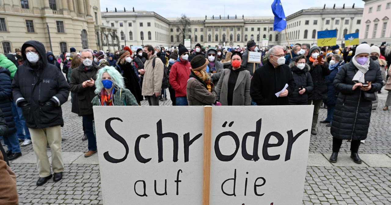 Niemcy wzywają do nałożenia sankcji na byłego kanclerza Niemiec Gerharda Schroedera. Berlin, 6 marca 2022 r. /AFP