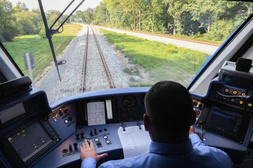 Niemcy zainaugurowały 24 sierpnia 2022 r. linię kolejową całkowicie napędzaną wodorem (Bremervoerde w Niemczech) /PATRIK STOLLARZ /AFP