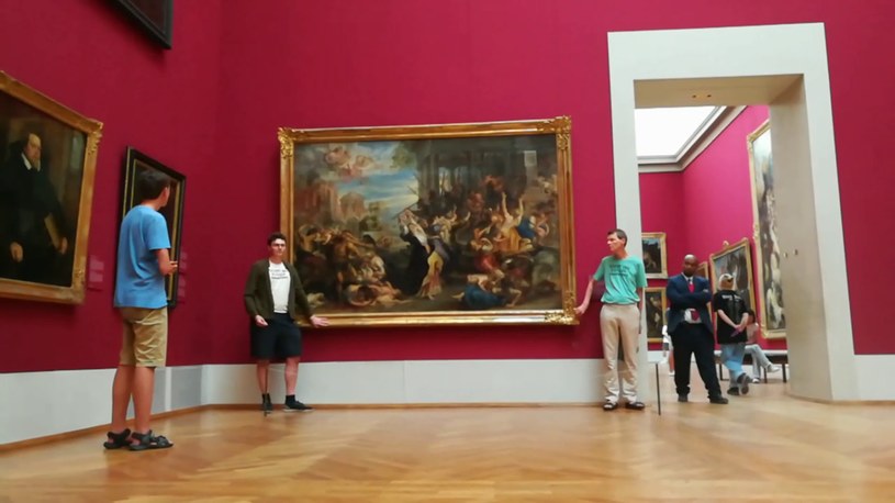 Niemieccy aktywiści ekologiczni z organizacji "Letzte Generation" przykleili się do bezcennego obrazu Rubensa "Rzeź niewiniątek" w Monachium (Niemcy) /materiały prasowe