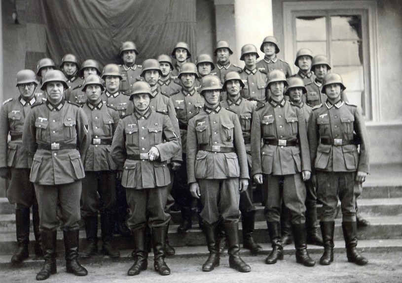 Niemieccy żołnierze. Zdjęcie wykonano w Jarosławiu w 1939 r. /RSW /Agencja FORUM