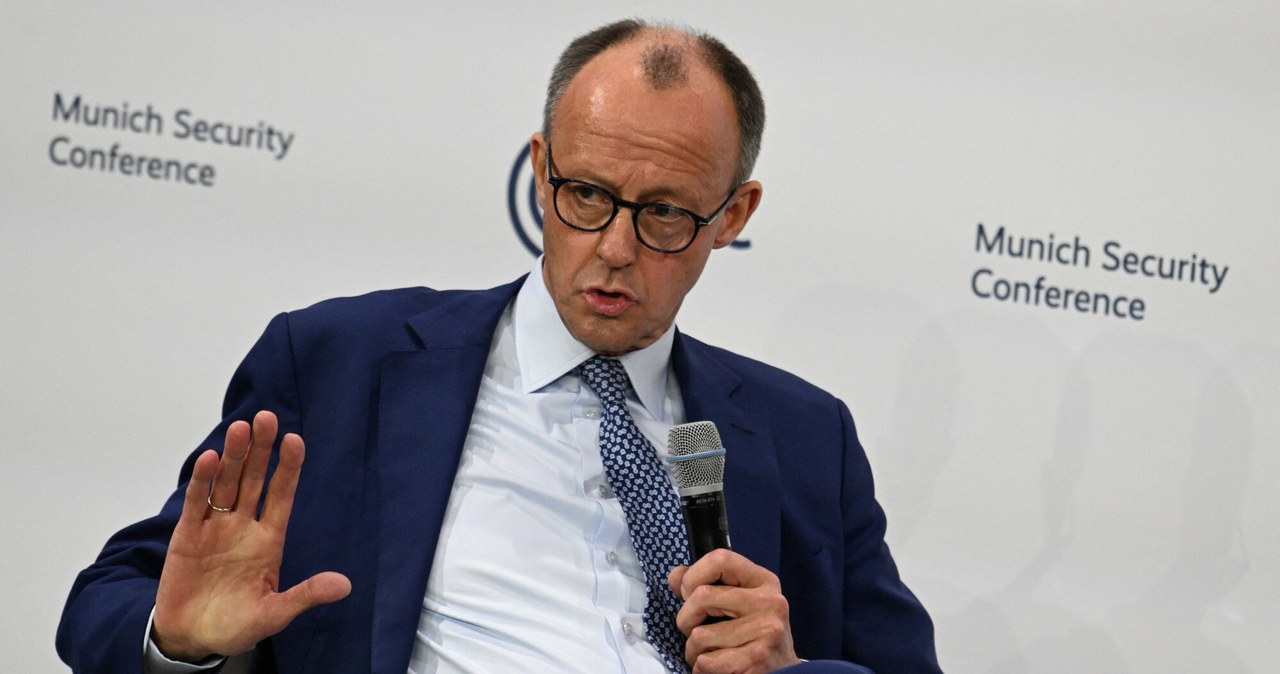 Niemiecka gospodarka pozostaje pod presją importu z Chin. na zdj. kanclerz Friedrich Merz /Matthias Schrader/Associated Press/East News /East News