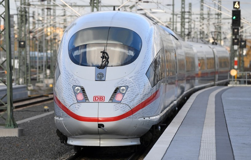 Niemiecka kolej z gorszymi wynikami niż PKP Intercity. Deutsche Bahn zmaga się z coraz większymi opóźnieniami swoich pociągów /AFP