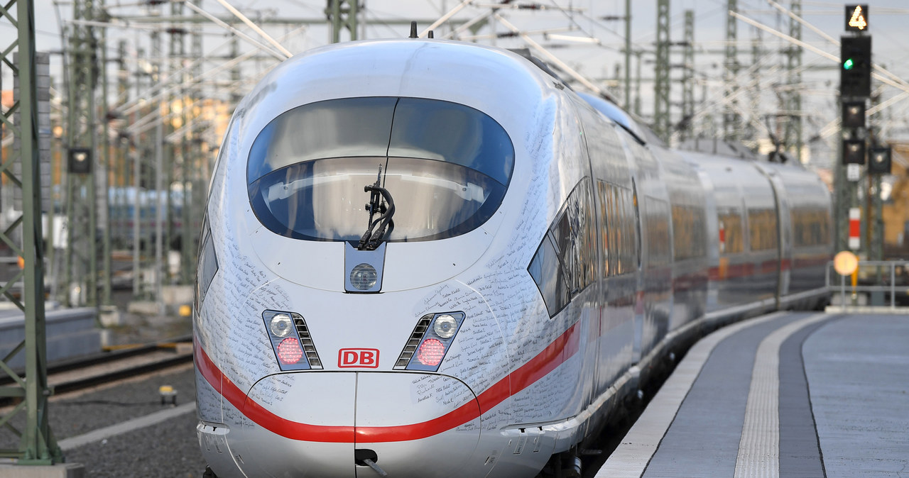 Niemiecka kolej z gorszymi wynikami niż PKP Intercity. Deutsche Bahn zmaga się z coraz większymi opóźnieniami swoich pociągów /AFP