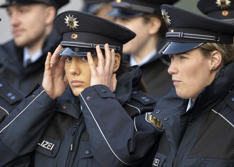 Niemiecka policja ma ręce pełne roboty /AFP